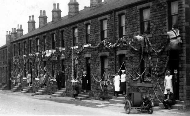 This view shows the back to back houses on Calder Road near to the Flower Pot leave a comment on this picture if you like!