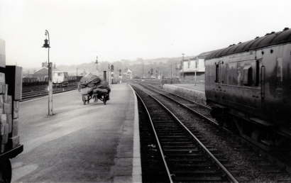 273. Mirfield Station